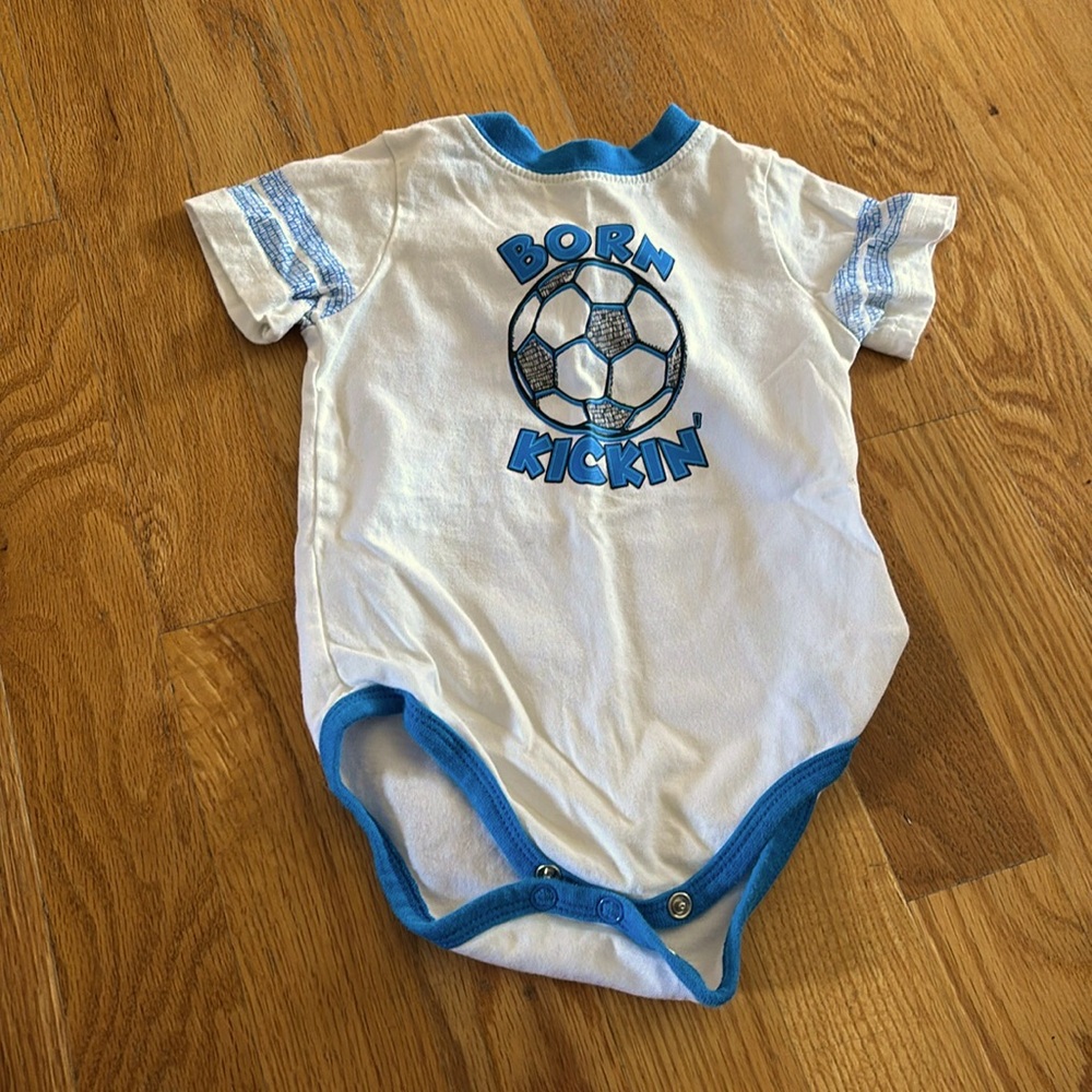 Born Kickin' Short Sleeve Bodysuit (Size 3-6 months)